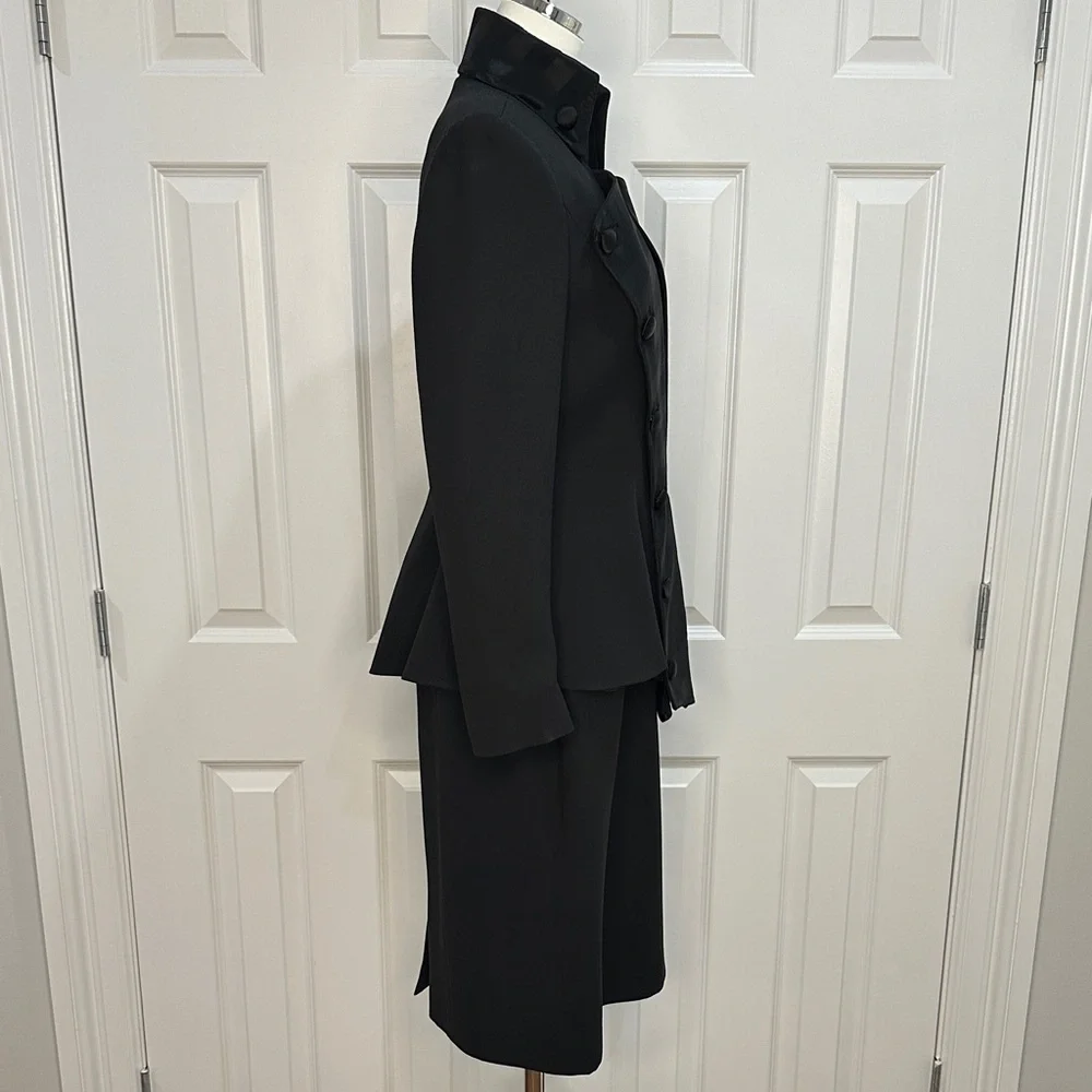 AV Vilento Vintage Black Tuxedo Satin Trim Evening Peplum 2-Piece Suit Size 12